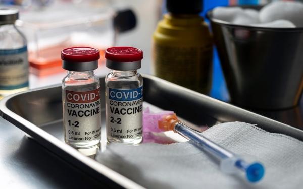 Druga dawka szczepionki na COVID-19: kiedy? Zasady, procedury, skuteczność